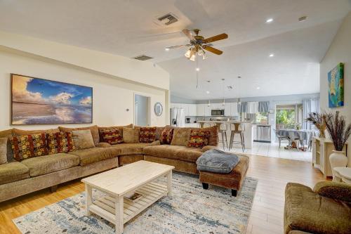 Game Room and Deck Spacious Home in St James City in Saint James City