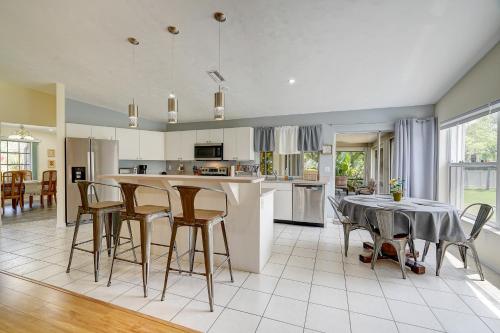 Game Room and Deck Spacious Home in St James City in Saint James City