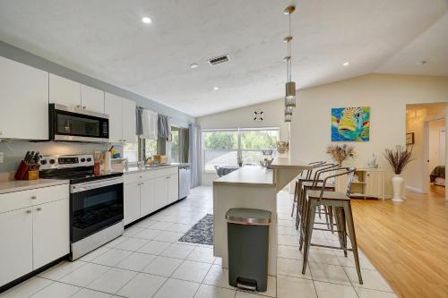 Game Room and Deck Spacious Home in St James City in Saint James City