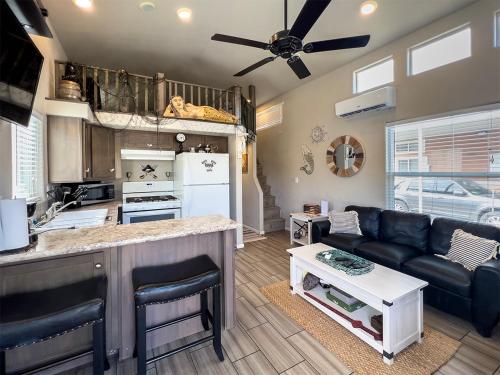 Siren's Adventure Riverfront Cottage! in Parker (AZ)