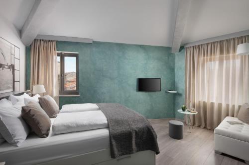 Standard Queen Room room in Mirakul Residence in a cute historic town