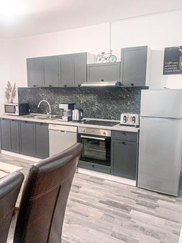 مطبخ, Hilltop House in بران