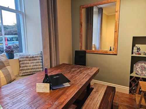 Heron House: The Forth Rail Bridge Cottage in 北女王渡