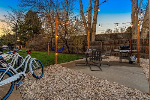 Couple's Getaway Fire Pit & Free Cruiser Bikes - image 9