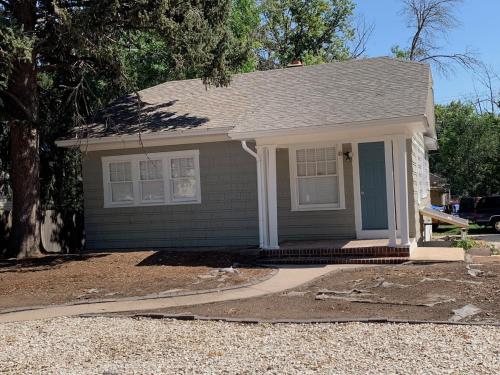 Inviting Bungalow Next to UNC - Free cruiser bikes! - image 14