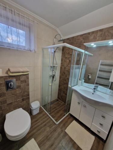 Hajnalka vendégház - image 10