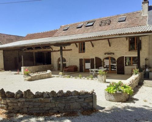 Eco-grange "le clos du Catouillet" gîte à louer Varaire