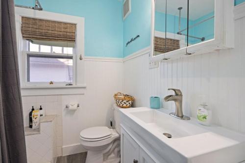 Cozy Bungalow in Downtown Loveland with free bikes! - image 8