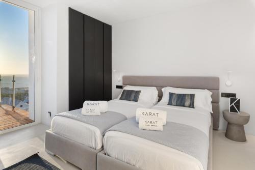 KARAT Villa Graphite - Tap to explore photos