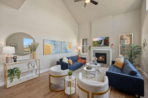 NEW! Elegant Home near TPC Golf Course & Trails in Loveland, USA