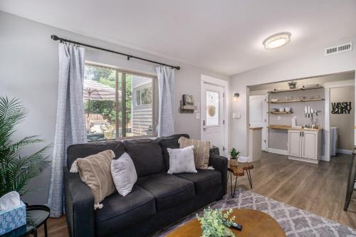 Gorgeous Guest Suite! Walk to Old Town & CSU! - image 11