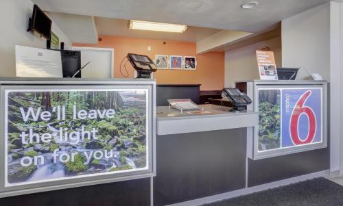 Motel 6-Medford OR - image 10