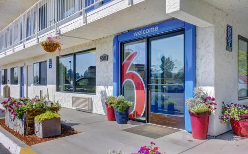 Motel 6-Medford, OR