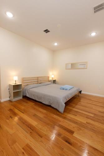 Vibrant and Modern 3-Bed Apt mins to NYC in Jersey City, USA