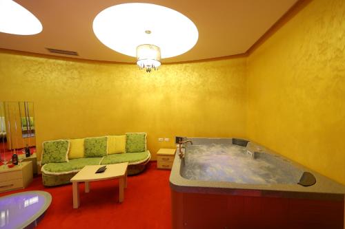 HOTEL GJUTA in มยูล บาทอเร