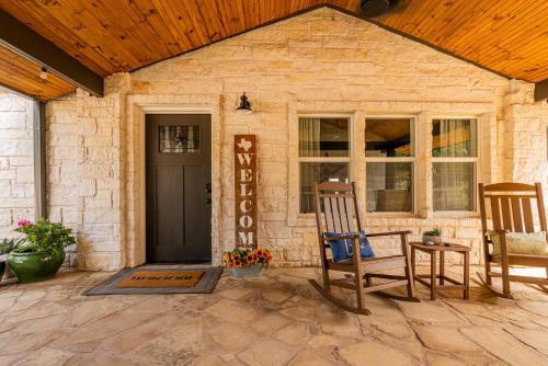 Completely Remodeled Private Salt Water Pool with Great Outdoor Spaces in Dripping Springs, USA