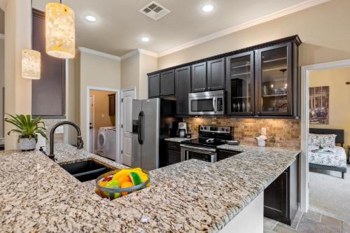 Elegant Home w Beautiful Yard & 2 Master Suites Near Deer Creek in Bee Cave, USA