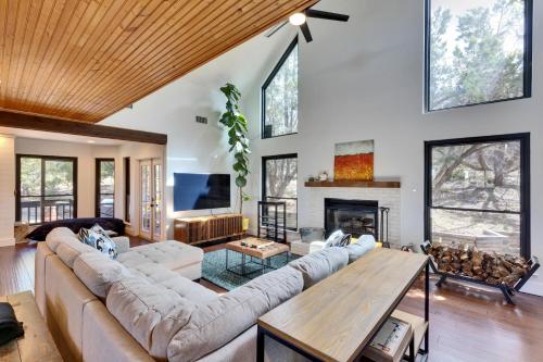 Your Own Ponderosa Near Downtown Dripping Springs in Dripping Springs, USA