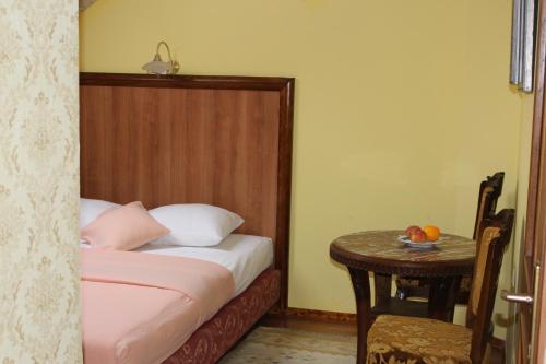 2 queen beds