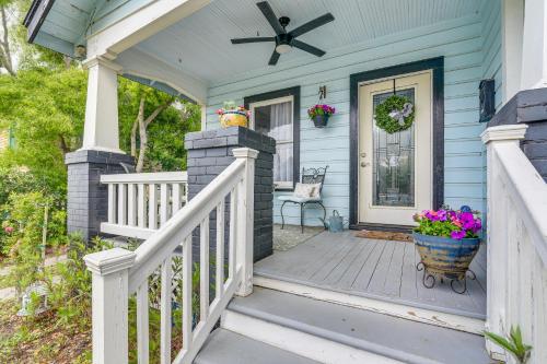 Quaint Galveston Bungalow Half Mile to the Beach! - image 3