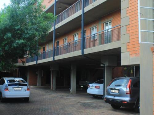 Lea's Furnished Apartments - Lofts at Loftus