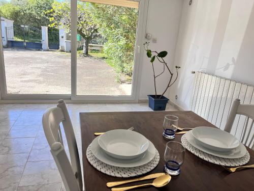 Logement provençal au calme à 20 min d’Avignon (Logement provencal au calme a 20 min d’Avignon) in Lirac