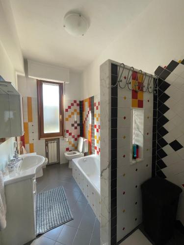 Fürdőszoba, La casa di Ciccio in Capraia E Limite