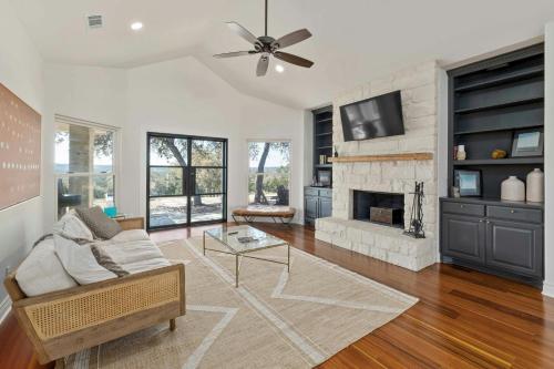 Hill Country Norwood Estate in Dripping Springs, USA