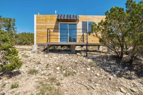 Hill Country Norwood Tiny Home A- On 13 Acres & Sleeps 2 and Pet Friendly! in Dripping Springs, USA
