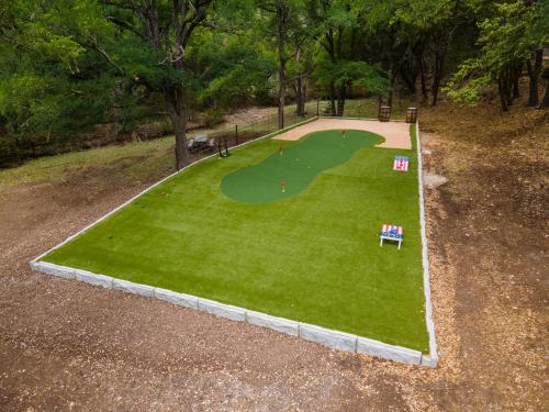 Completely Renovated, Private Pool, Hot Tub, Game Room and More! in Mount Gainor, USA