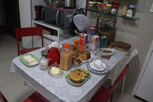 Food and beverages, QUARTO TRIPLO - PERTO DO CENTRO DE CONVENCOES-CONFORTO e PRIVACIDADEi- RECIFE-Pe in Espinheiro