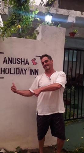 Anusha Holiday Inn