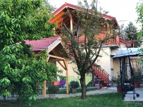 Ferienhaus in Balatonszársz mit Terrasse und Grill