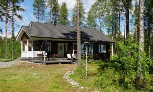 Hochwertiges Ferienhaus mit Sauna sowie Holzterrasse und Garten am See