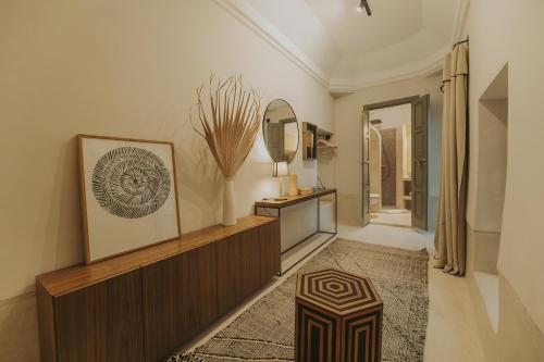 Superior Queen Room image 4