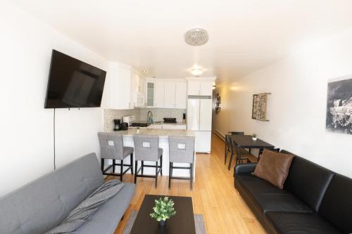 Close to NYC - Welcoming & Friendly 2-Bed Home