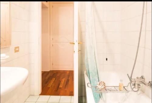 Cozy apartment in Palazzo Magnalbo'