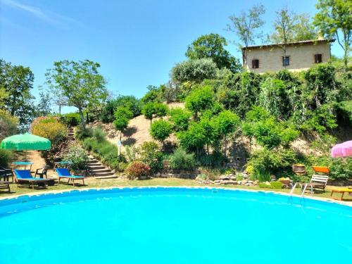 Nettes Appartement in Penna San Giovanni mit gemeinschaftlichem Pool und Grill