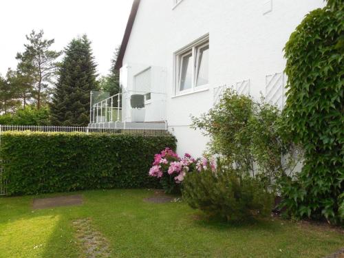 Ferienwohnung im Haus direkt am Waldrand mit Terrasse und Garage