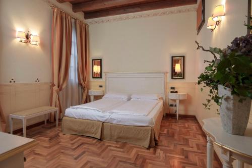 Hotel Villa Policreti in Castello dʼAviano