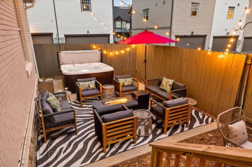 Southern Elegance-Private Hot Tub-Walk to 12 S