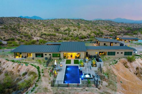 Paradise Canyon-Infinity Heated Pool-Estate 3