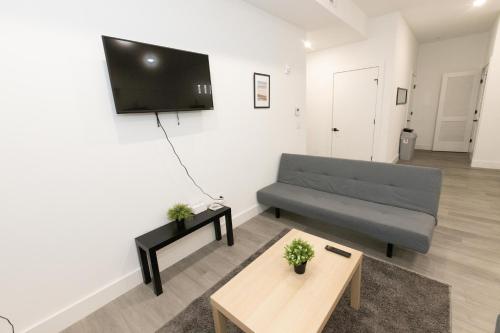 Chic 2-Bed Getaway Home-mins to NYC in Bayonne, USA