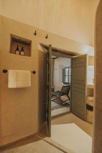 Deluxe Family Suite image 3
