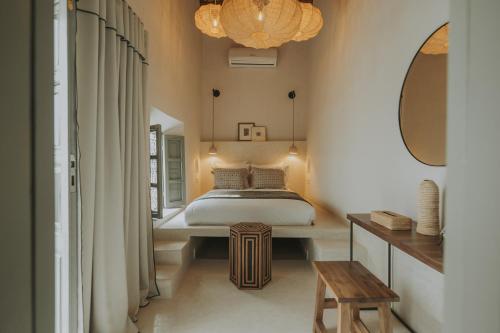 Standard Double Room image 2