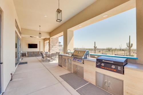 Luxurious Desert Oasis Fireplace and Private Pool!