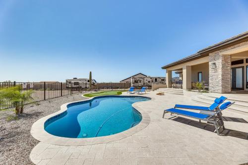 Luxurious Desert Oasis Fireplace and Private Pool!