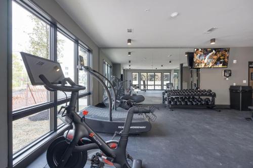 Fab Five-5 Unit Odyssey Combo-Heart of Midtown in Nashville, USA
