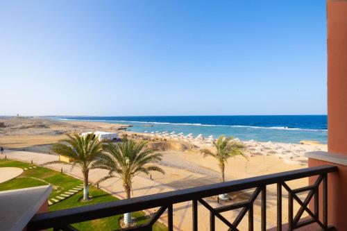 Altan/terrasse, Oyster Bay Beach Suites in Qesm Marsa Alam
