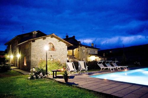  Elegantes Landhaus mit Cottage und Pool, ideal für einen ruhigen Urlaub in den Hügeln der Toskana, Unterkunft in Poppi